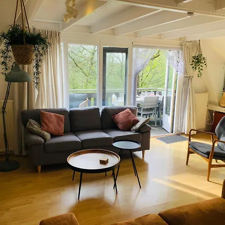 샬레 Heerlijk In Bos Bij